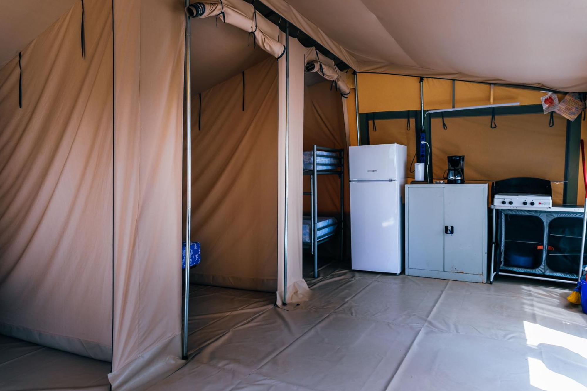 Camping Castell Montgri **** أولاستارتيت المظهر الخارجي الصورة